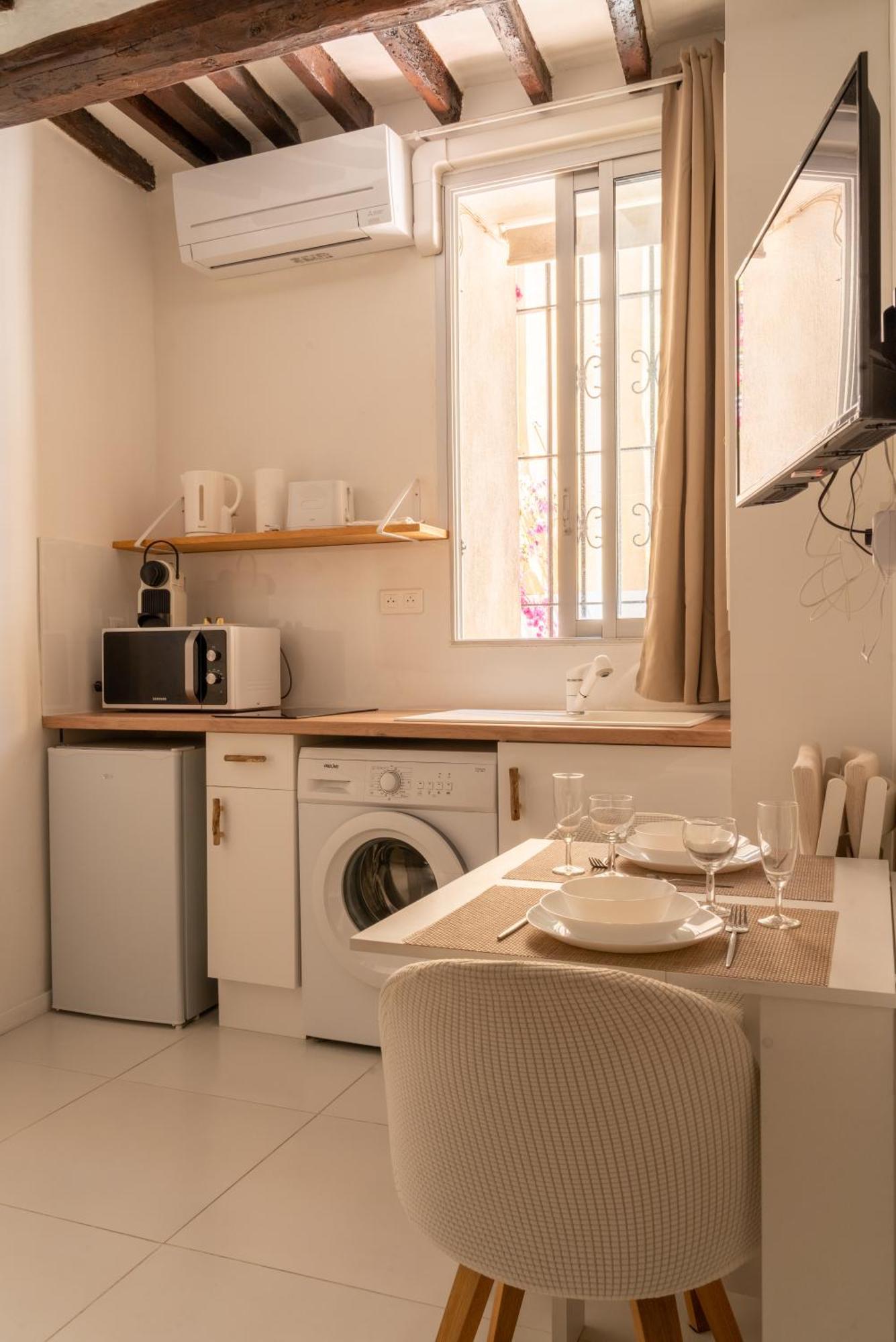 Le Balneo Jacuzzi Vieil Antibes Safranier Apartment ภายนอก รูปภาพ